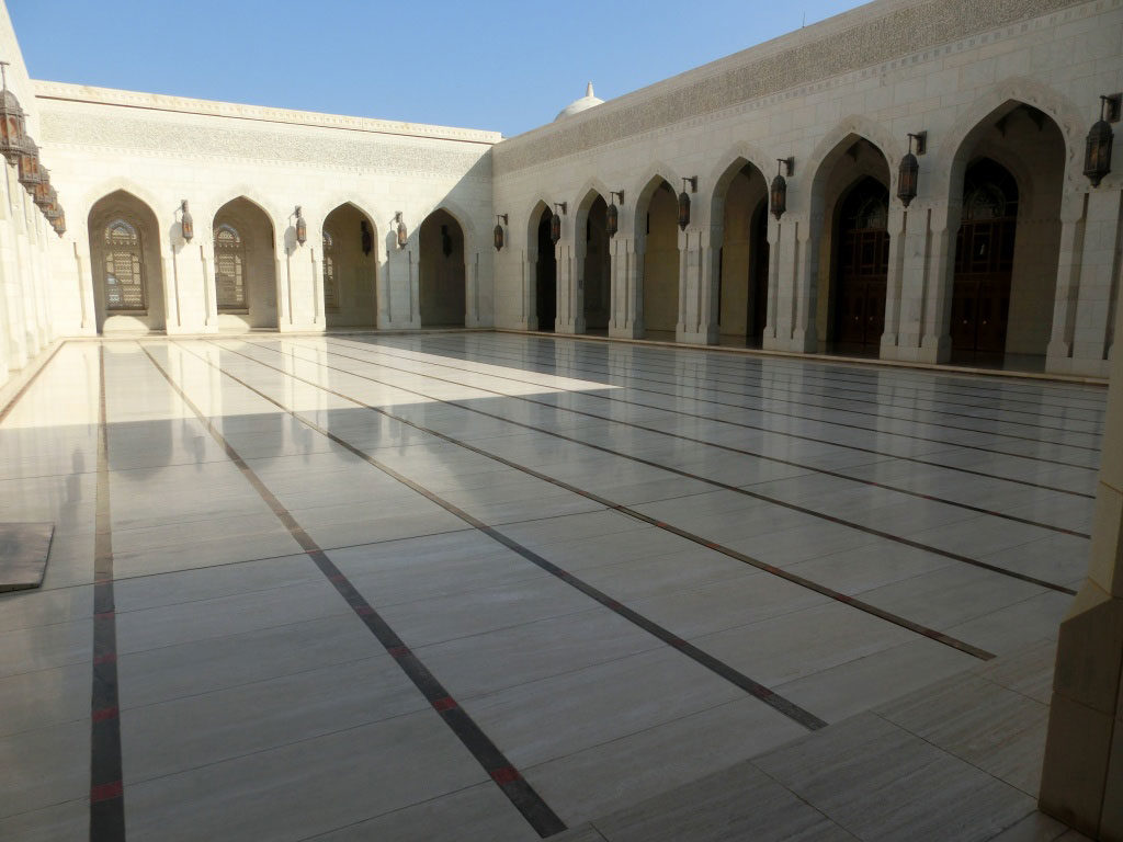 Sultan-Qaboos-Grand-Mosque​-2