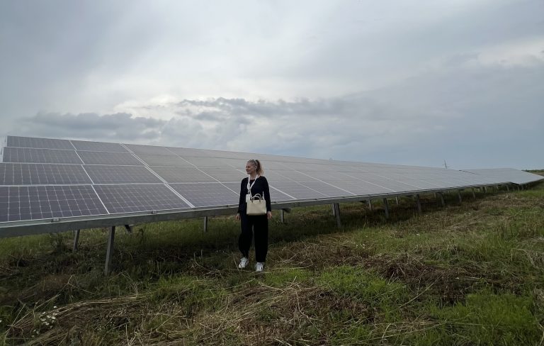 In Kosovo viel Grünes – ProCredit Bank eröffnet ersten Photovoltaik-Park